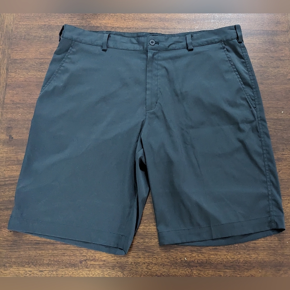 Nike Golf Men's Black Dri Fit Shorts, Size 38